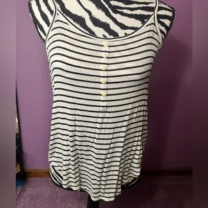 Aeropostale, size Sm, color white and black